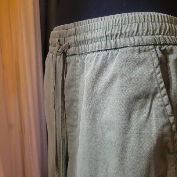 GAP Women's Cotton Twill Elastic Waist Jogger (Lt. Olive) - Size M - Picture 2 of 10